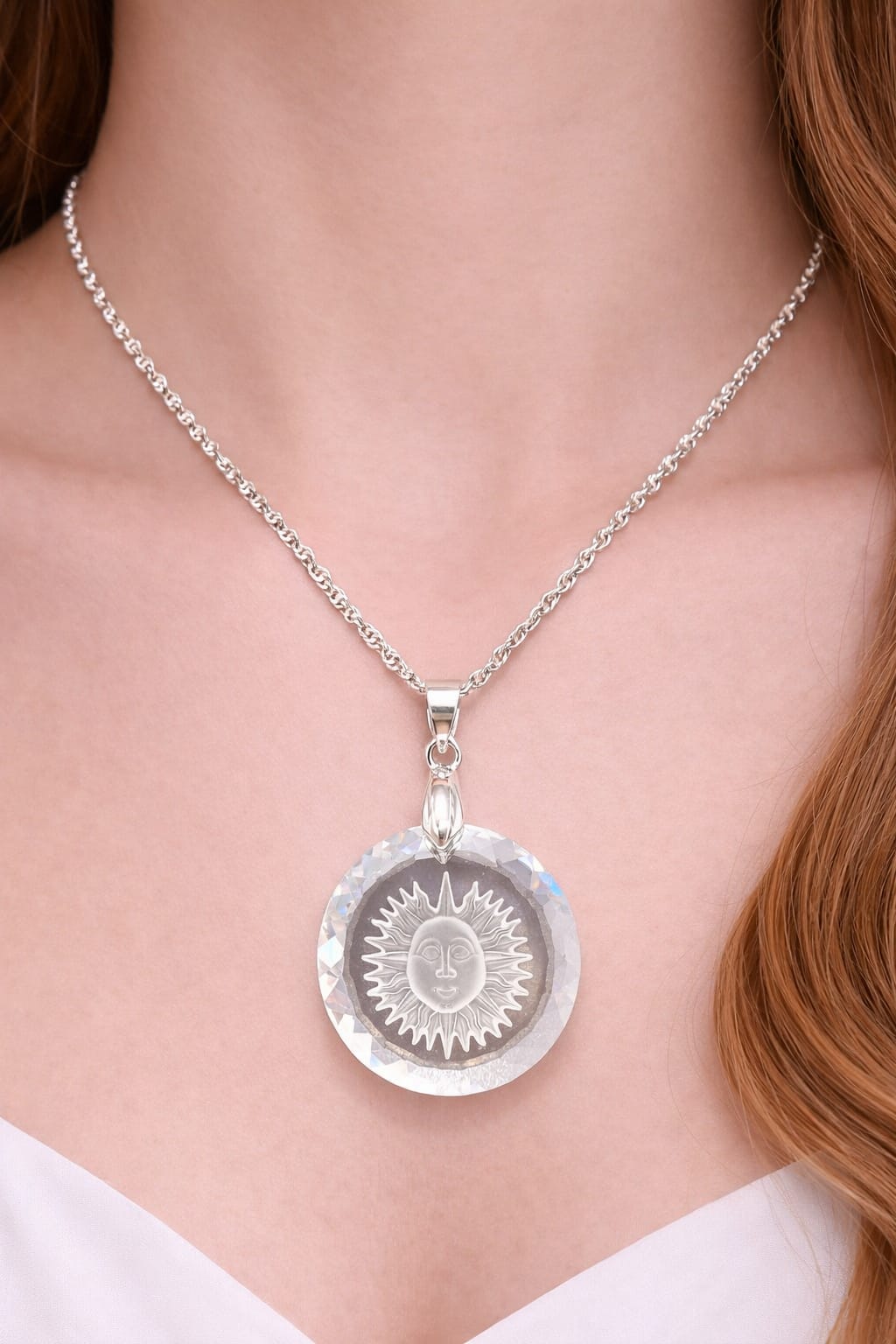 Colar Feminino Prata Singapura com Pingente Medalhão Sol Swarovski 25mm Crystal