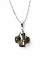 Colar Feminino Prata Singapura com Pingente Cruz Swarovski 20mm Metalic Silver