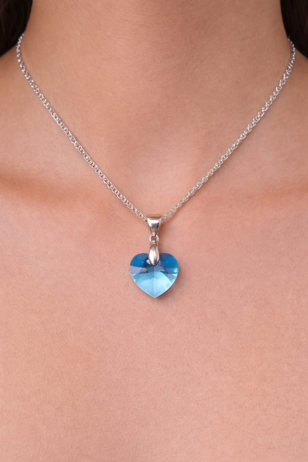 Colar Feminino Prata Singapura com Pingente Coração Swarovski 14mm Aquamarine