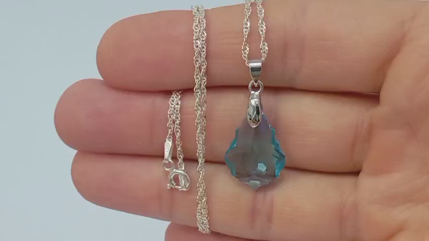 Colar Feminino Prata Singapura com Pingente Folha Milênio Swarovski 22mm Aquamarine