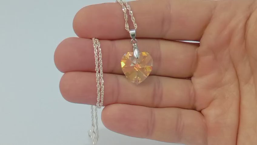 Colar Feminino Prata Singapura com Pingente Coração Swarovski 10mm Aurora Boreal
